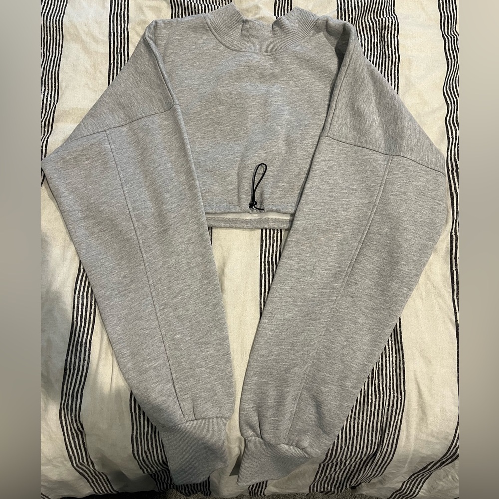 ACTA Signature Cropped Sweater